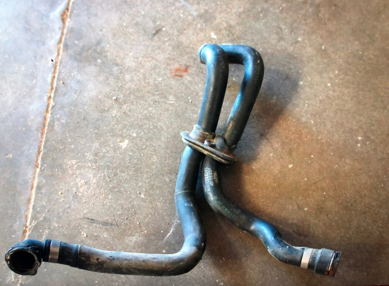 This is what the hoses look like when they’re not in the car.